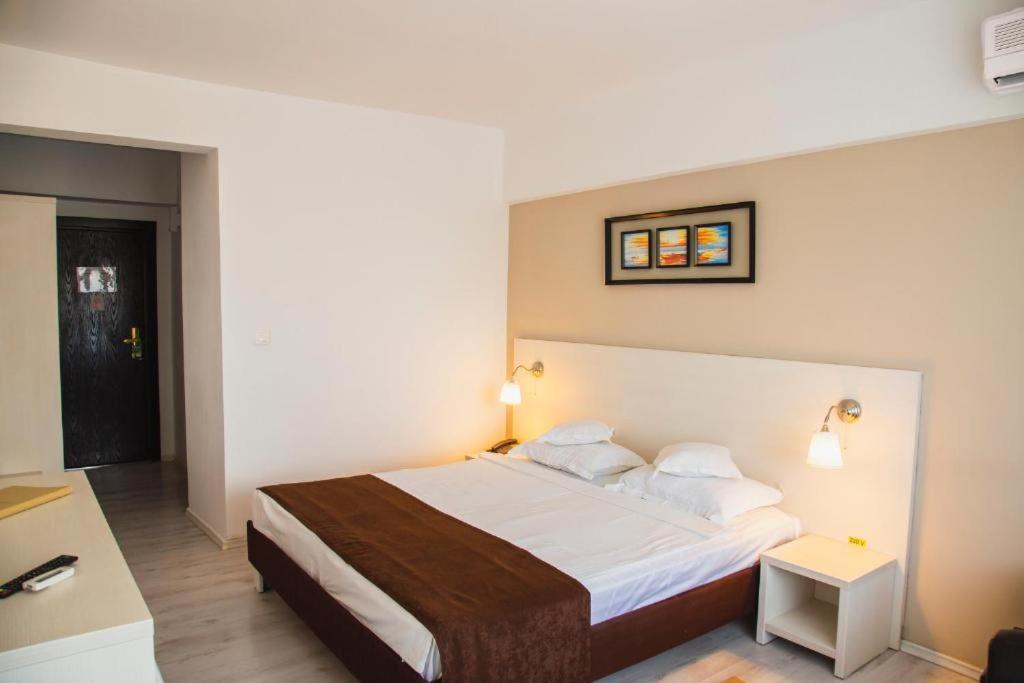 Hotel Ambasador Mamaia Luaran gambar